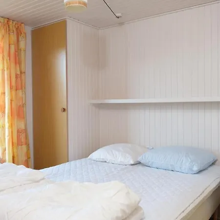 Awesome In With 3 Bedrooms *