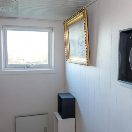 Awesome In With 3 Bedrooms Holiday home