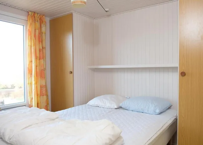 Awesome In With 3 Bedrooms *