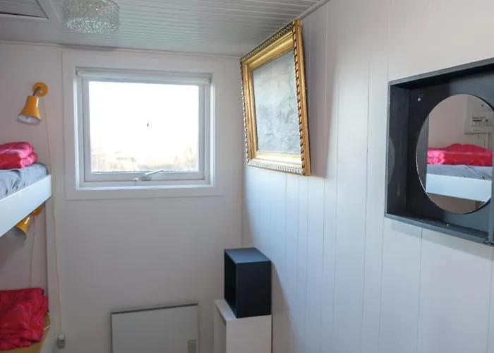 Awesome In With 3 Bedrooms Feriehus